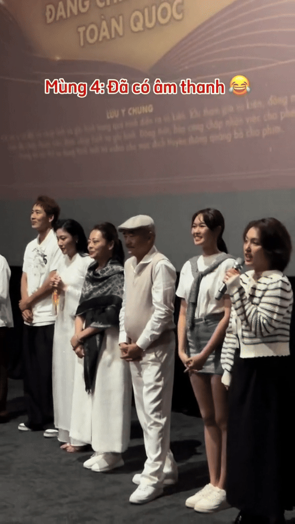 "Diễm mát-xa" trong Mai của Trấn Thành hút hơn 2 triệu views với điệu chào dễ thương, hoá ra lại là người quen cũ- Ảnh 4.