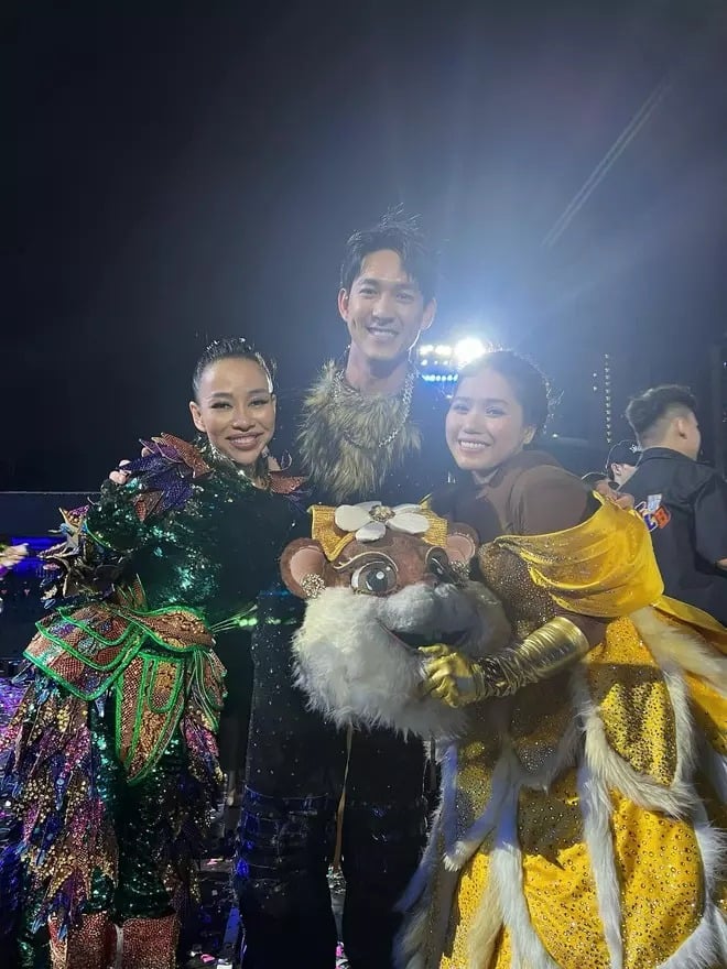 Song Luân lâu lâu đi hát lại gây bất ngờ: Hết được "đẩy thuyền" với Thùy Chi lại khóa môi "nàng thơ" Em và Trịnh!- Ảnh 7.