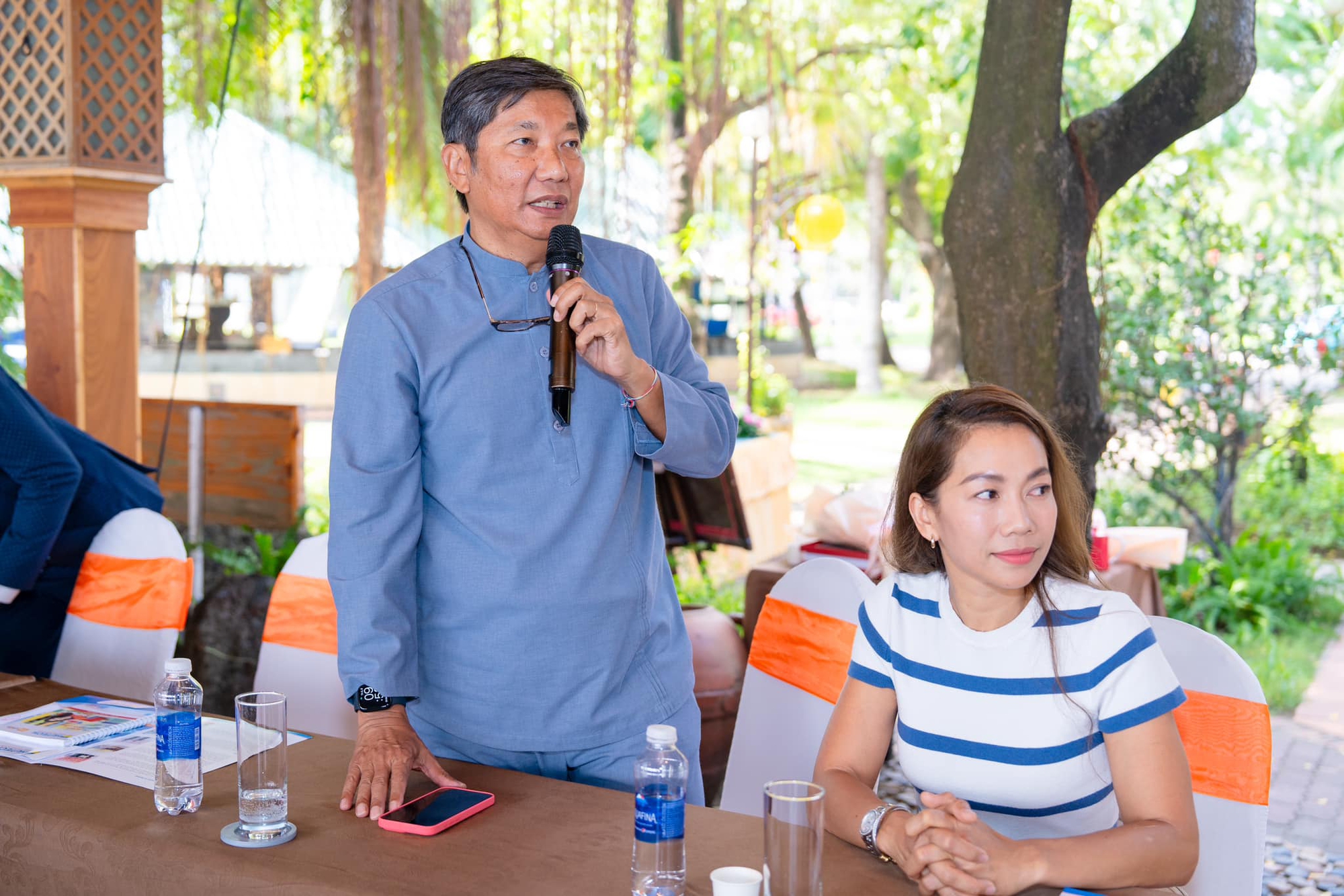 Tỷ phú đứng sau chuỗi tiệm vàng Mi Hồng nức tiếng TPHCM: Từ thiện kín tiếng, đỡ đầu nhiều quỹ học bổng ở miền Tây- Ảnh 5.