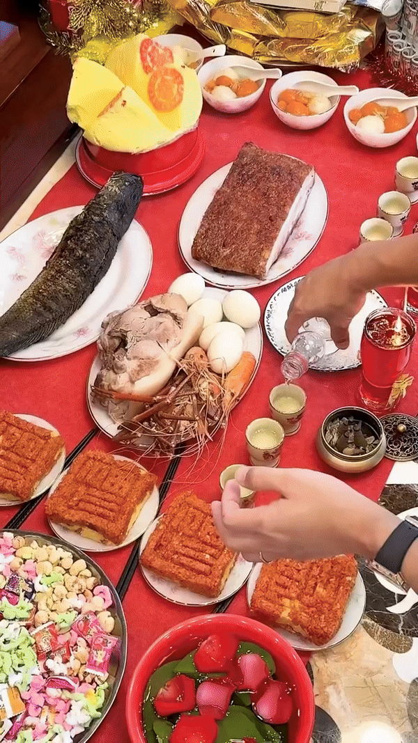 Ngày Thần Tài của ''sếp'' Mailisa: Thành tâm dâng lễ cầu may, tiết lộ lý do không bao giờ mua vàng dịp này- Ảnh 2.