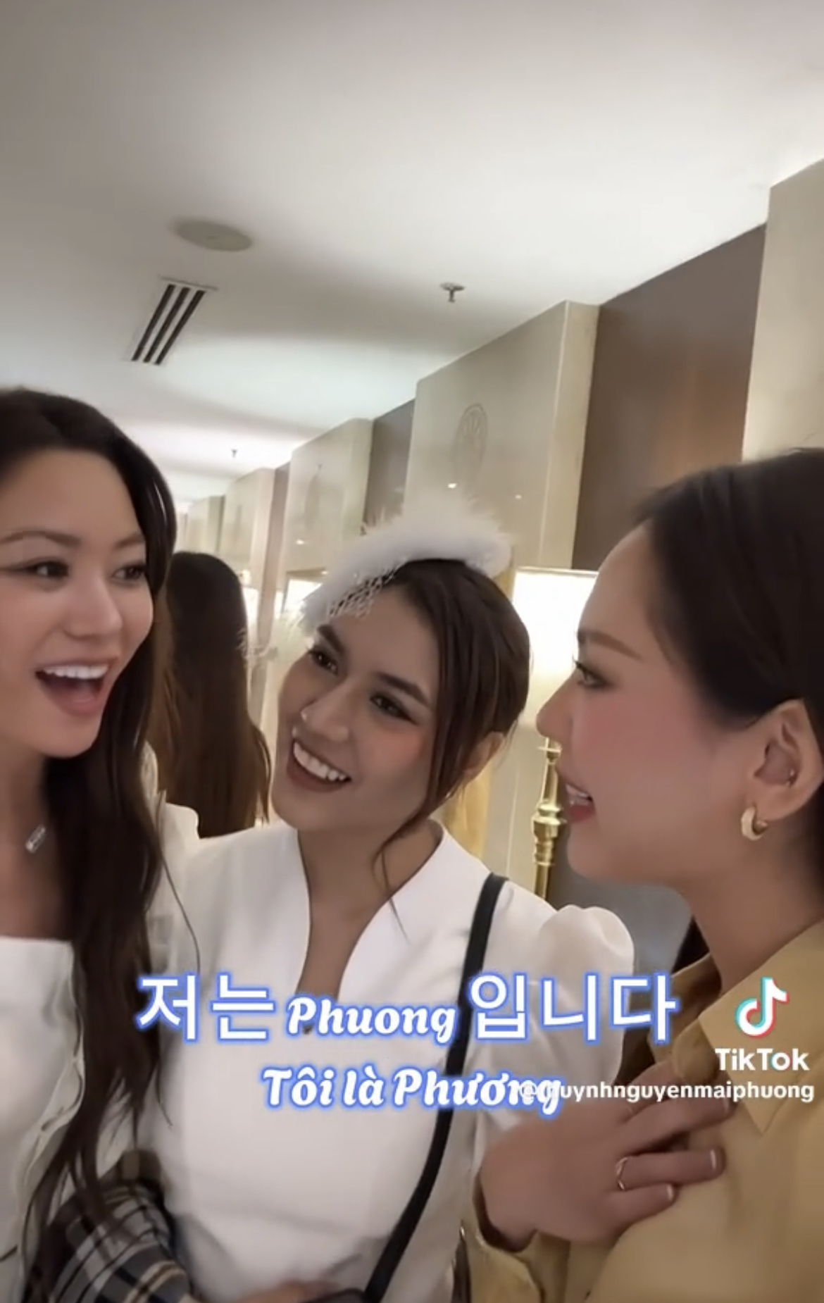 Hoa hậu Mai Phương "bắn" tiếng Anh cực mượt tại Miss World, bộc lộ thêm 1 điểm sáng đáng kỳ vọng - Ảnh 3. Hoa hậu Mai Phương "bắn" tiếng Anh cực mượt tại Miss World, bộc lộ thêm 1 điểm sáng đáng kỳ vọng - Ảnh 3.