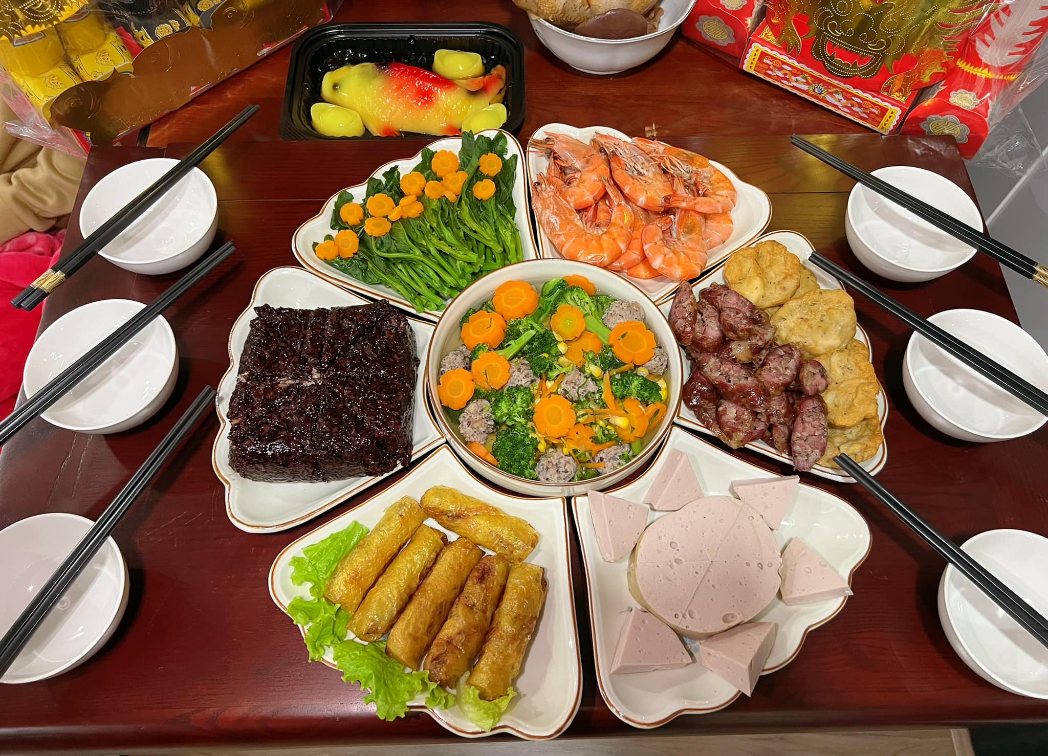 Dân mạng rần rần khoe mâm cúng ông Công ông Táo từ cầu kỳ đến đơn giản, nhà nào cũng tràn ngập không khí Tết- Ảnh 3.