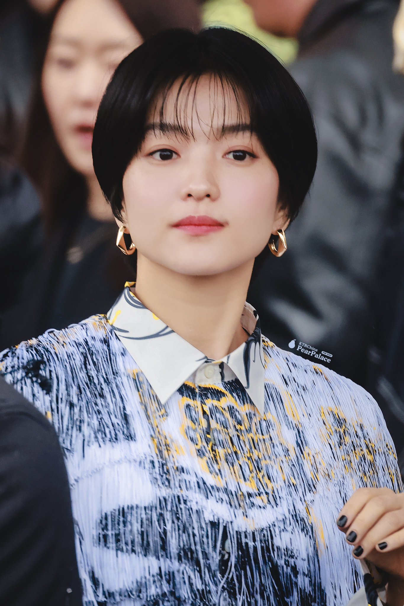 "Búp bê" Somi cực slay, Kim Tae Ri khoe chân dài miên man tại show Prada- Ảnh 8.