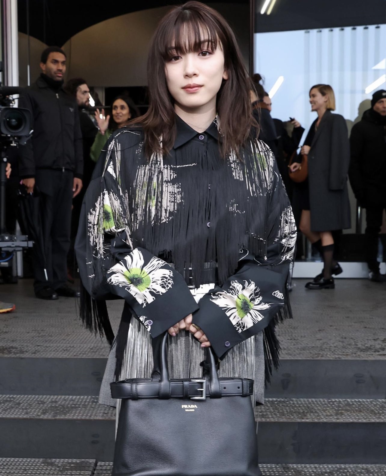 "Búp bê" Somi cực slay, Kim Tae Ri khoe chân dài miên man tại show Prada- Ảnh 16.