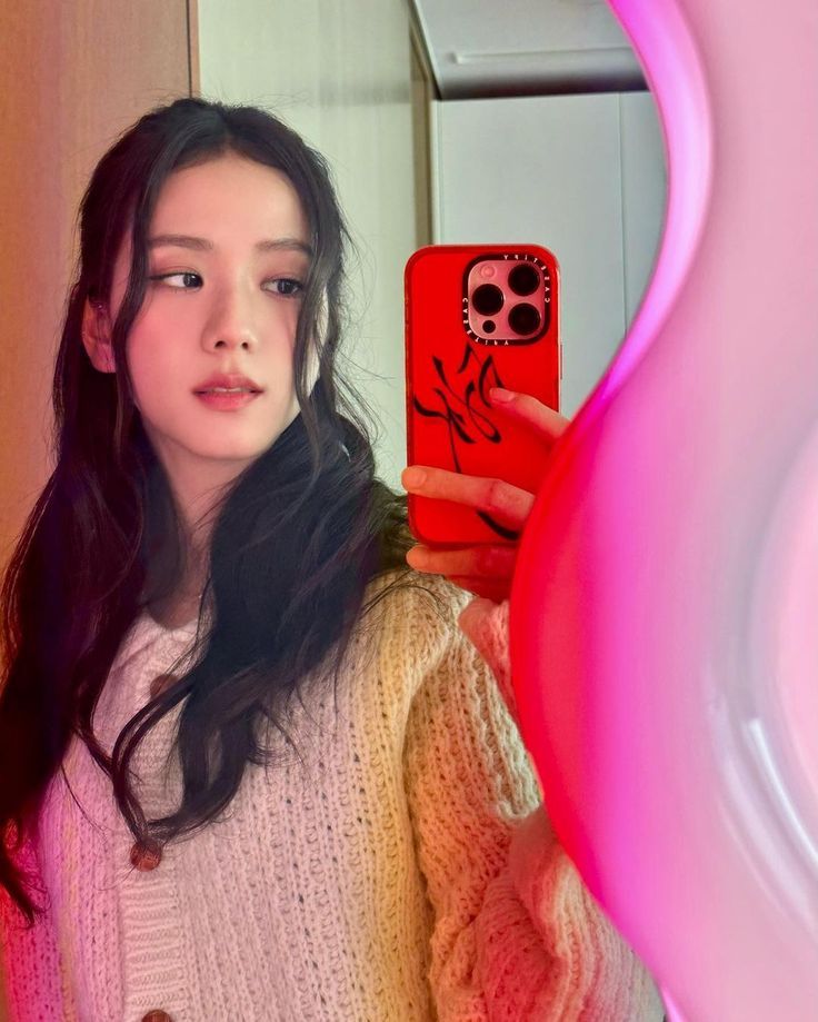 Cách 4 "phú bà" BLACKPINK tậu gương soi khiến netizen phải thốt lên: Thật không hiểu được thế giới của người giàu- Ảnh 1. Cách 4 "phú bà" BLACKPINK tậu gương soi khiến netizen phải thốt lên: Thật không hiểu được thế giới của người giàu- Ảnh 1.