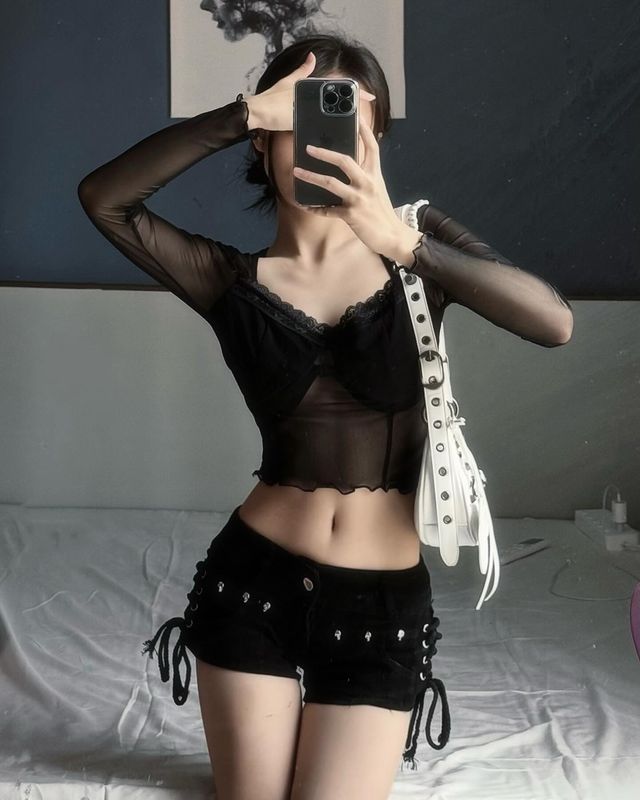 Hoàng Lan Anh 2004 diện bikini: Khoe trọn body mảnh mai, làn da trắng bóc- Ảnh 6.
