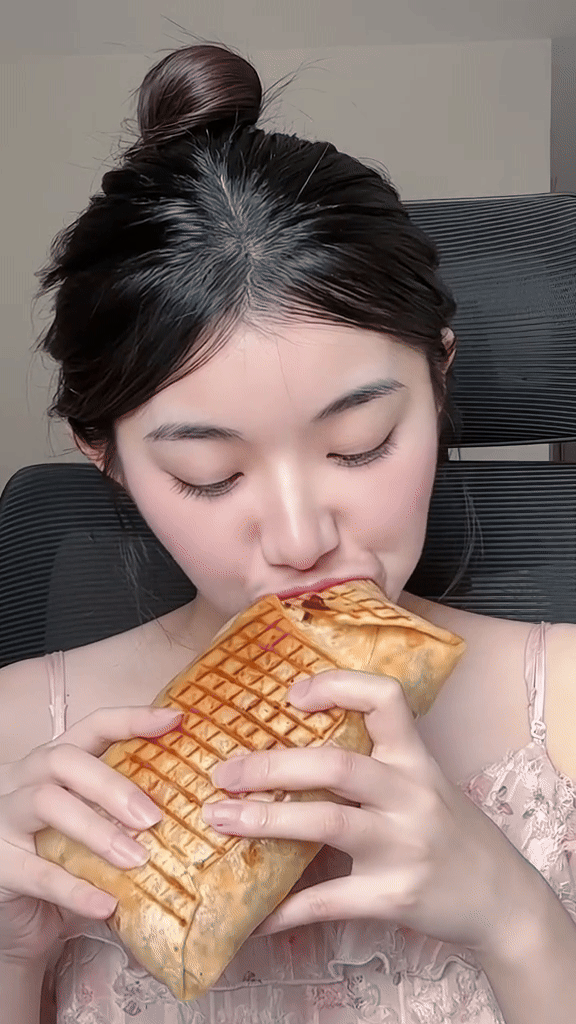 Sinh năm 2002 đã tự sắm ô tô, "tiên nữ mukbang" Quỳnh Trương giỏi và giàu cỡ nào?- Ảnh 5.