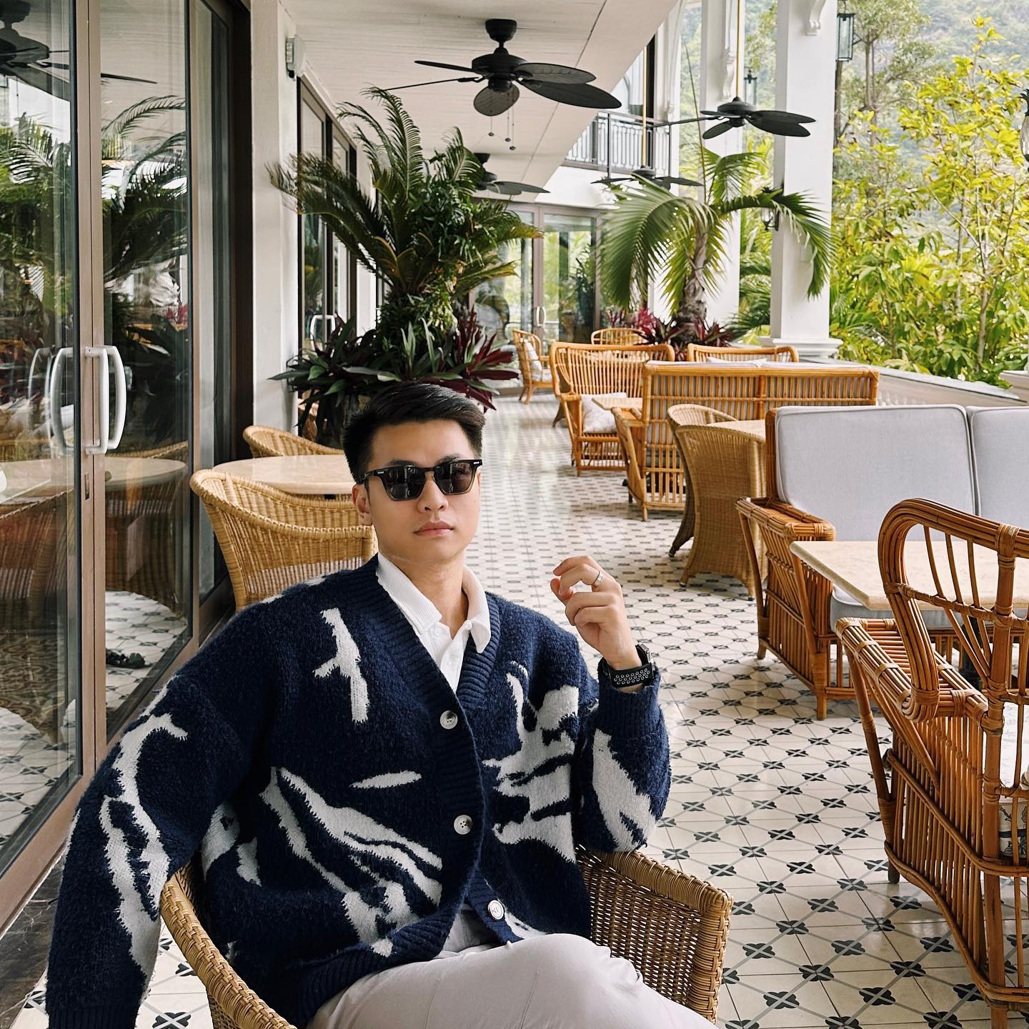 Ninh Dương Story ăn ý từ cách lên đồ: Không cần mặc y hệt vẫn đủ để chứng minh "chúng mình là 1 đôi"- Ảnh 14. Ninh Dương Story ăn ý từ cách lên đồ: Không cần mặc y hệt vẫn đủ để chứng minh "chúng mình là 1 đôi"- Ảnh 14.