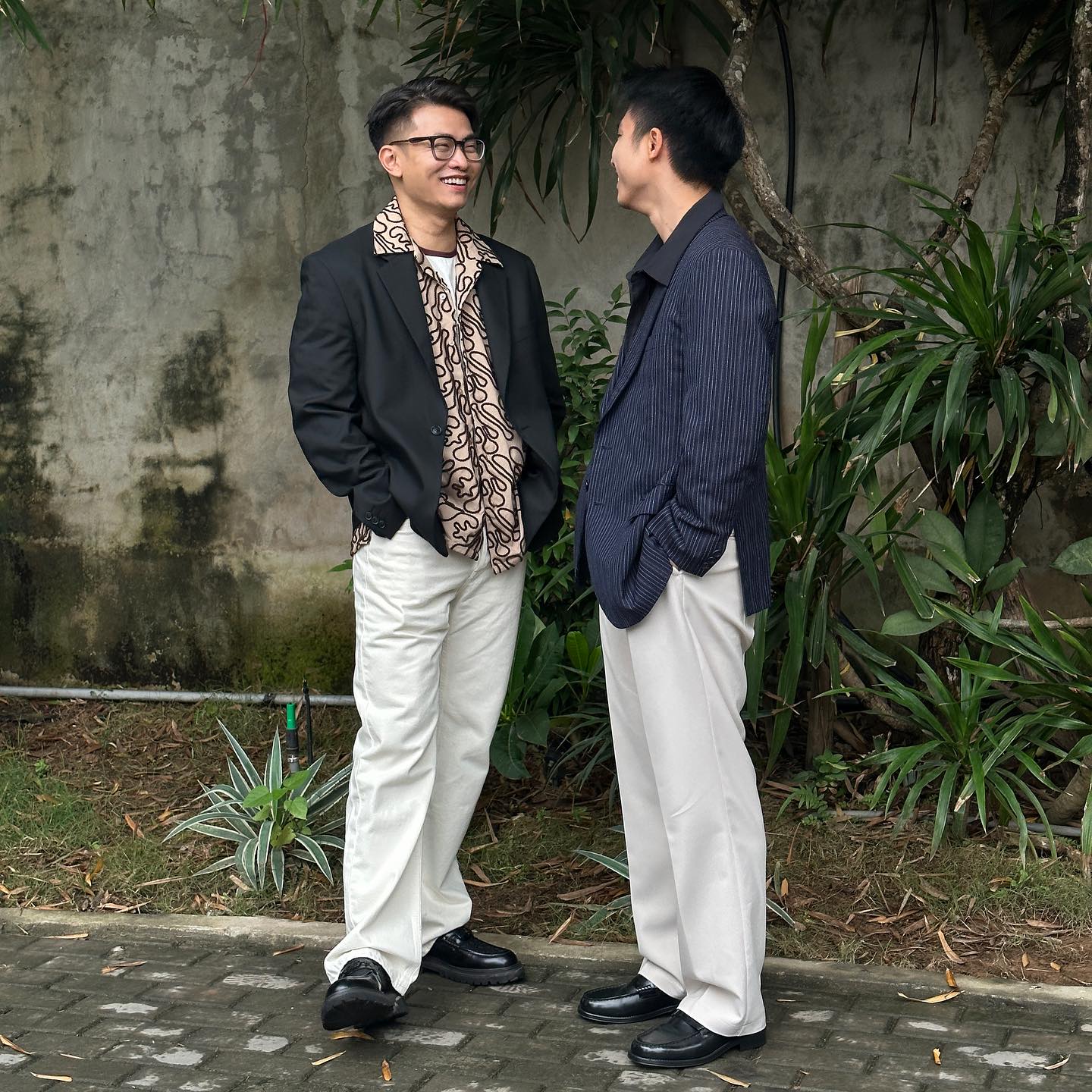 Ninh Dương Story ăn ý từ cách lên đồ: Không cần mặc y hệt vẫn đủ để chứng minh "chúng mình là 1 đôi"- Ảnh 1. Ninh Dương Story ăn ý từ cách lên đồ: Không cần mặc y hệt vẫn đủ để chứng minh "chúng mình là 1 đôi"- Ảnh 1.