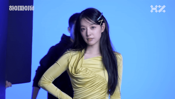 Không những hợp làm chaebol mà Kim Ji Won còn có vibe idol xinh yêu, bảo sao dân tình cứ mãi u mê- Ảnh 5.