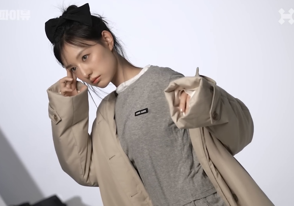 Không những hợp làm chaebol mà Kim Ji Won còn có vibe idol xinh yêu, bảo sao dân tình cứ mãi u mê- Ảnh 4.