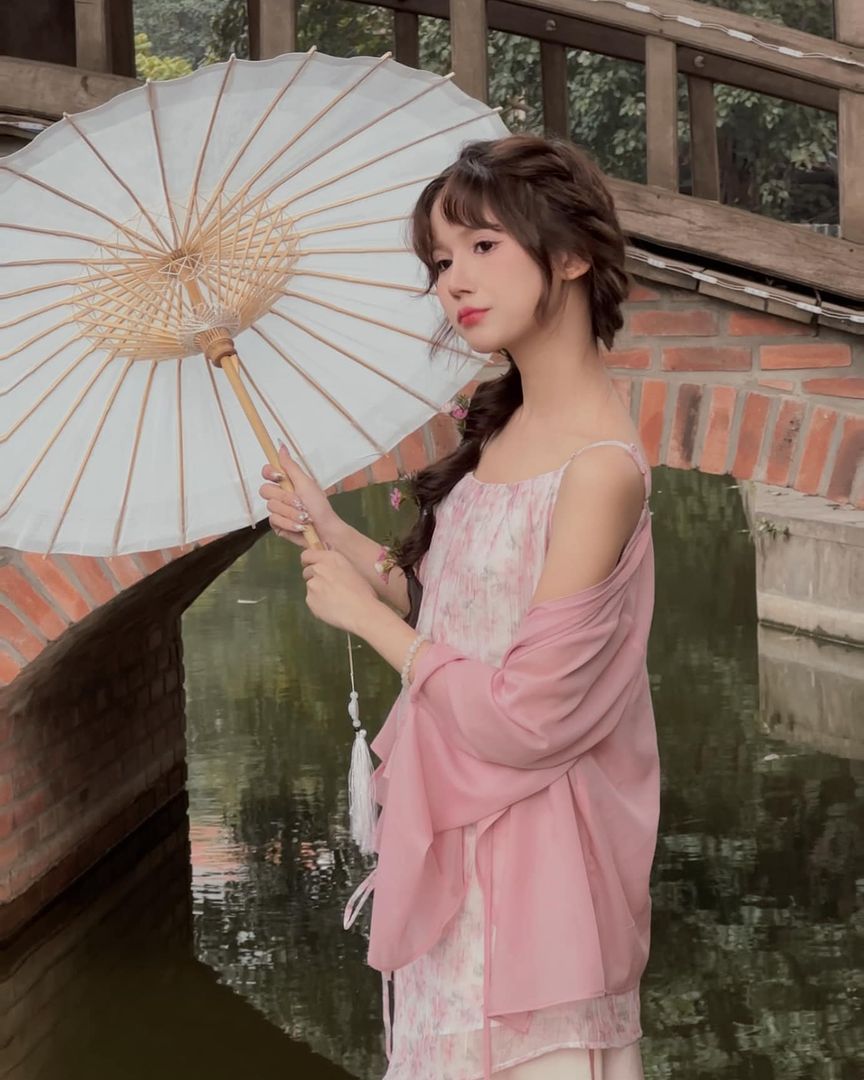 "Búp bê thẩm mỹ": Tài khoản 5 triệu xin thêm bố mẹ 195 triệu sửa full mặt, nhan sắc hiện tại có đỉnh?- Ảnh 7.