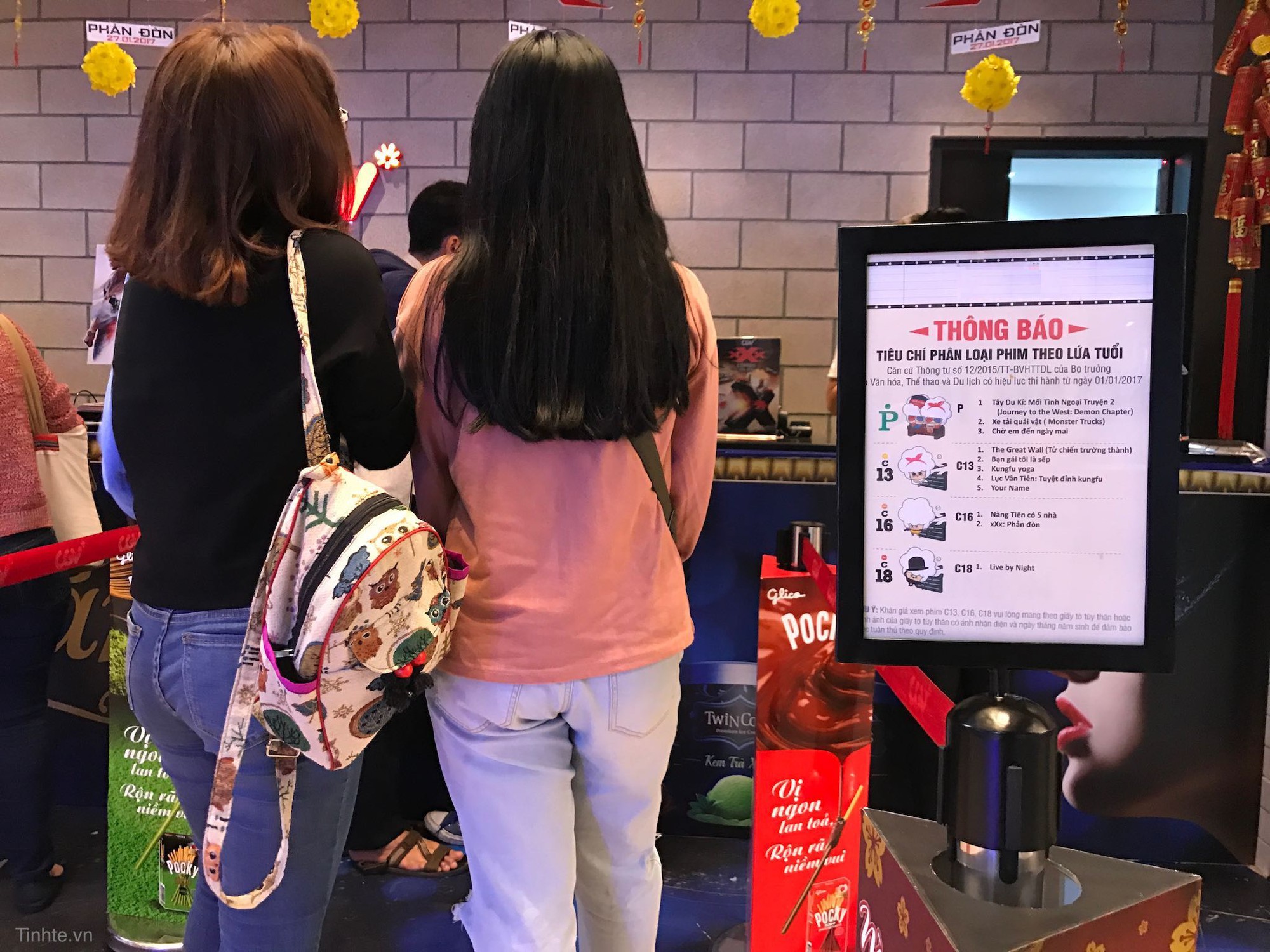 Học sinh vào rạp xem phim 18+ như Mai của Trấn Thành có bị phạt?- Ảnh 2.