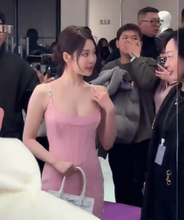 NingNing (aespa) hoá “chiến thần visual” ở sự kiện: Sắc vóc nóng bỏng chấp cam thường, “keo” đến mức khiến góc cận thành cảnh phim- Ảnh 8.