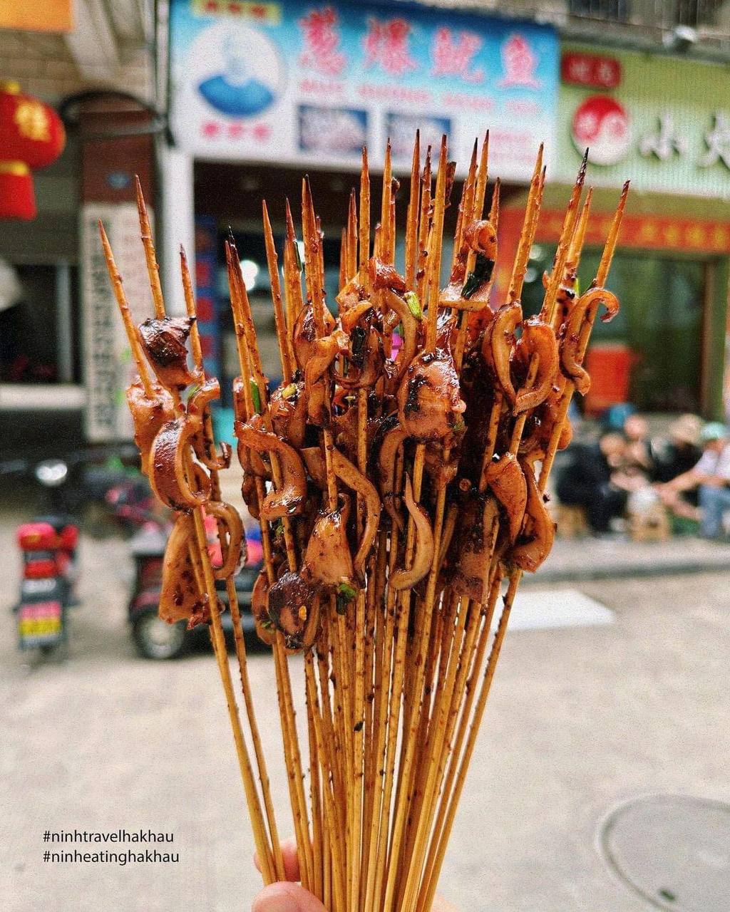 Ẩm thực Hà Khẩu khiến du khách Việt “nghiện toàn tập”: tên thì nghe rồi nhưng mẹo ăn ngon chưa chắc bạn đã biết đâu- Ảnh 10. Ẩm thực Hà Khẩu khiến du khách Việt “nghiện toàn tập”: tên thì nghe rồi nhưng mẹo ăn ngon chưa chắc bạn đã biết đâu- Ảnh 10.
