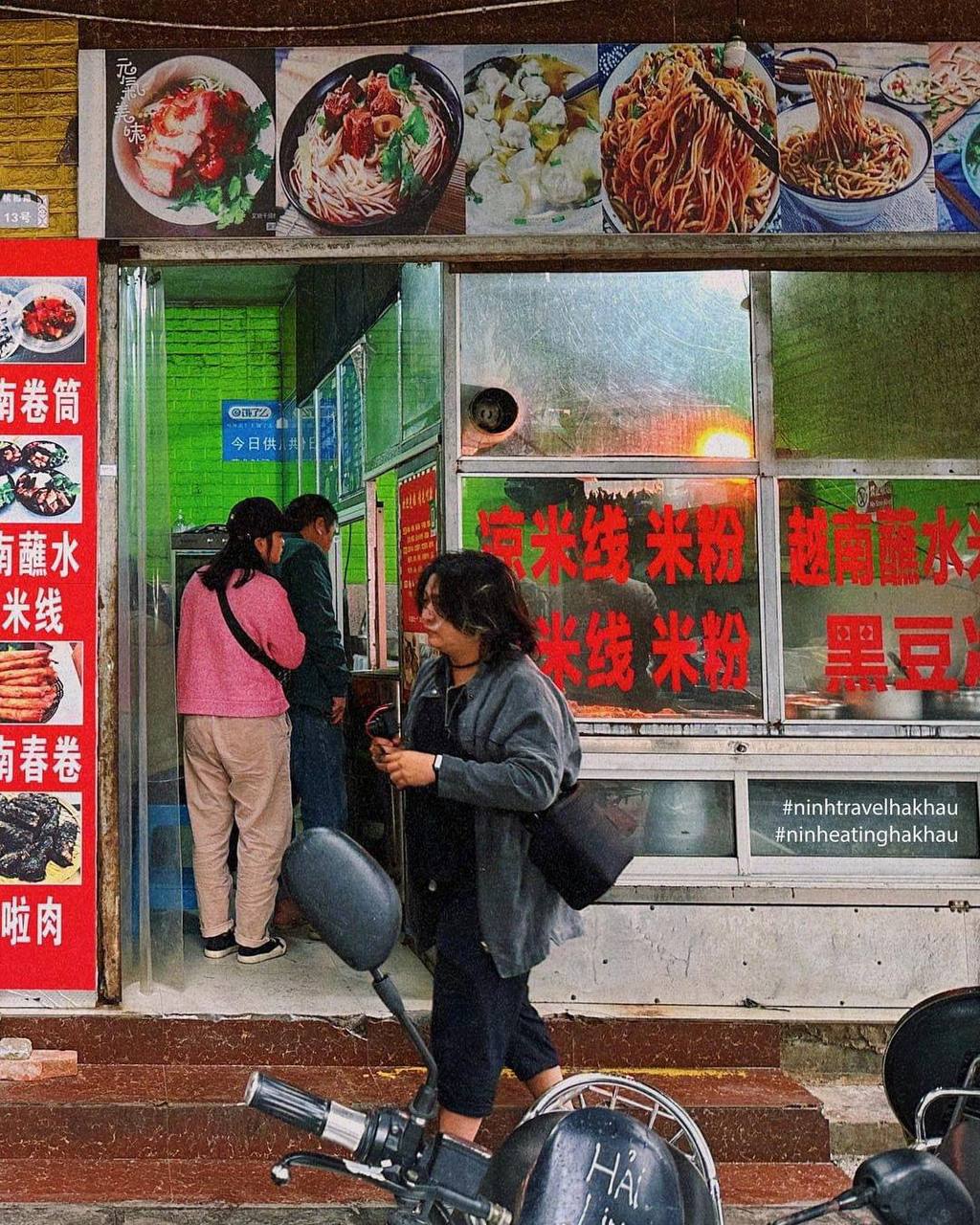 Ẩm thực Hà Khẩu khiến du khách Việt “nghiện toàn tập”: tên thì nghe rồi nhưng mẹo ăn ngon chưa chắc bạn đã biết đâu- Ảnh 19. Ẩm thực Hà Khẩu khiến du khách Việt “nghiện toàn tập”: tên thì nghe rồi nhưng mẹo ăn ngon chưa chắc bạn đã biết đâu- Ảnh 19.