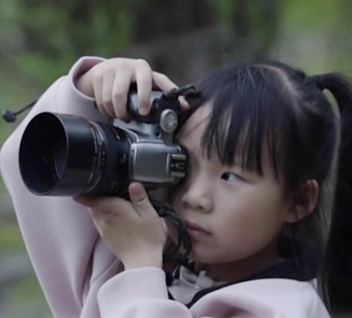 Cô bé 9 tuổi gây sốt khi trở thành nhiếp ảnh gia cho các ngôi sao hạng A: Dương Tử, Châu Tấn, Lý Hiện...- Ảnh 16.