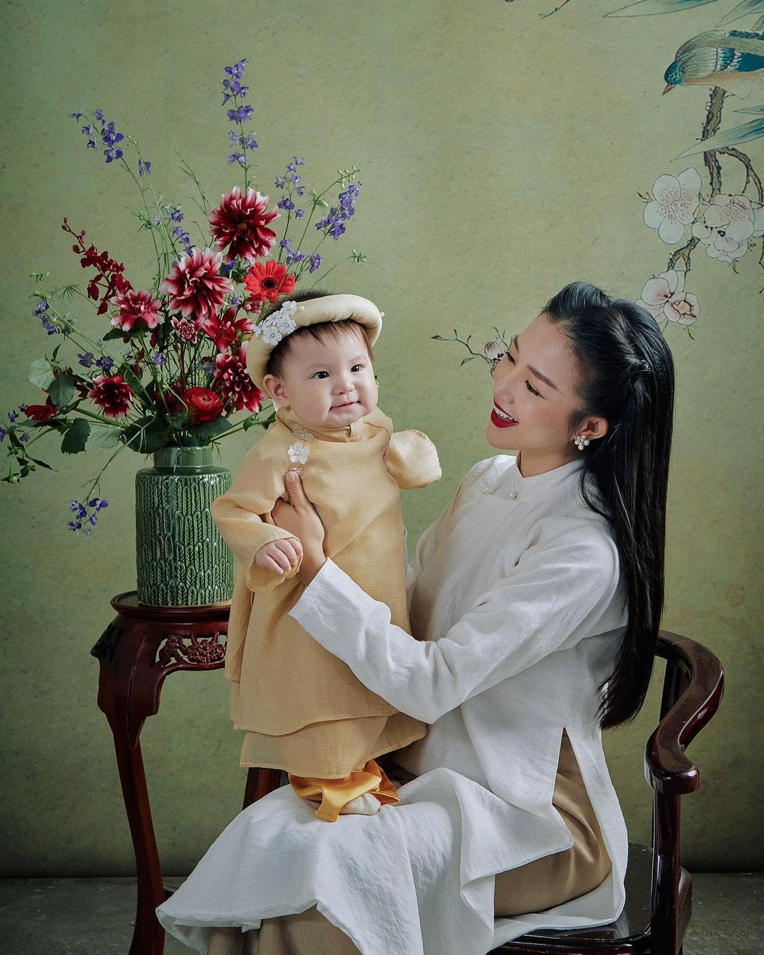 1001 mẫu áo dài Tết của "elm" Pam, diện lên đúng chuẩn: "Xinh ngoan iu của mẹ đây rồi!"- Ảnh 15.