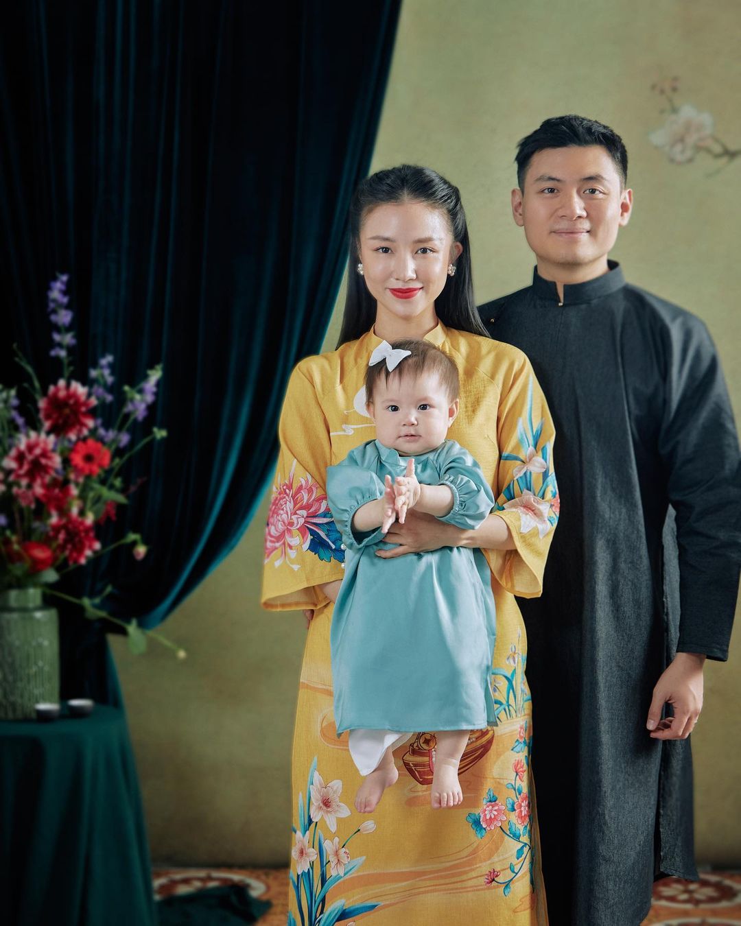 1001 mẫu áo dài Tết của "elm" Pam, diện lên đúng chuẩn: "Xinh ngoan iu của mẹ đây rồi!"- Ảnh 14.