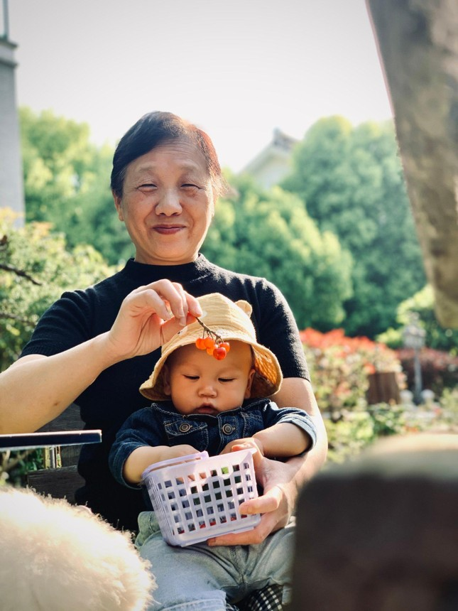 Nhà sáng tạo nội dung giọng lơ lớ độc đáo: Sức hút không ngừng của Zhuzhu! - Ảnh 3. Nhà sáng tạo nội dung giọng lơ lớ độc đáo: Sức hút không ngừng của Zhuzhu! - Ảnh 3.