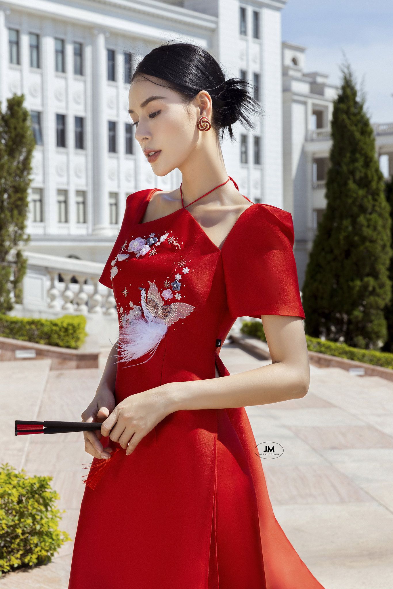 4 kiểu tóc búi xinh, gọn lại không già, diện cùng áo dài, áo yếm ngày Tết là đẹp khỏi bàn- Ảnh 8.
