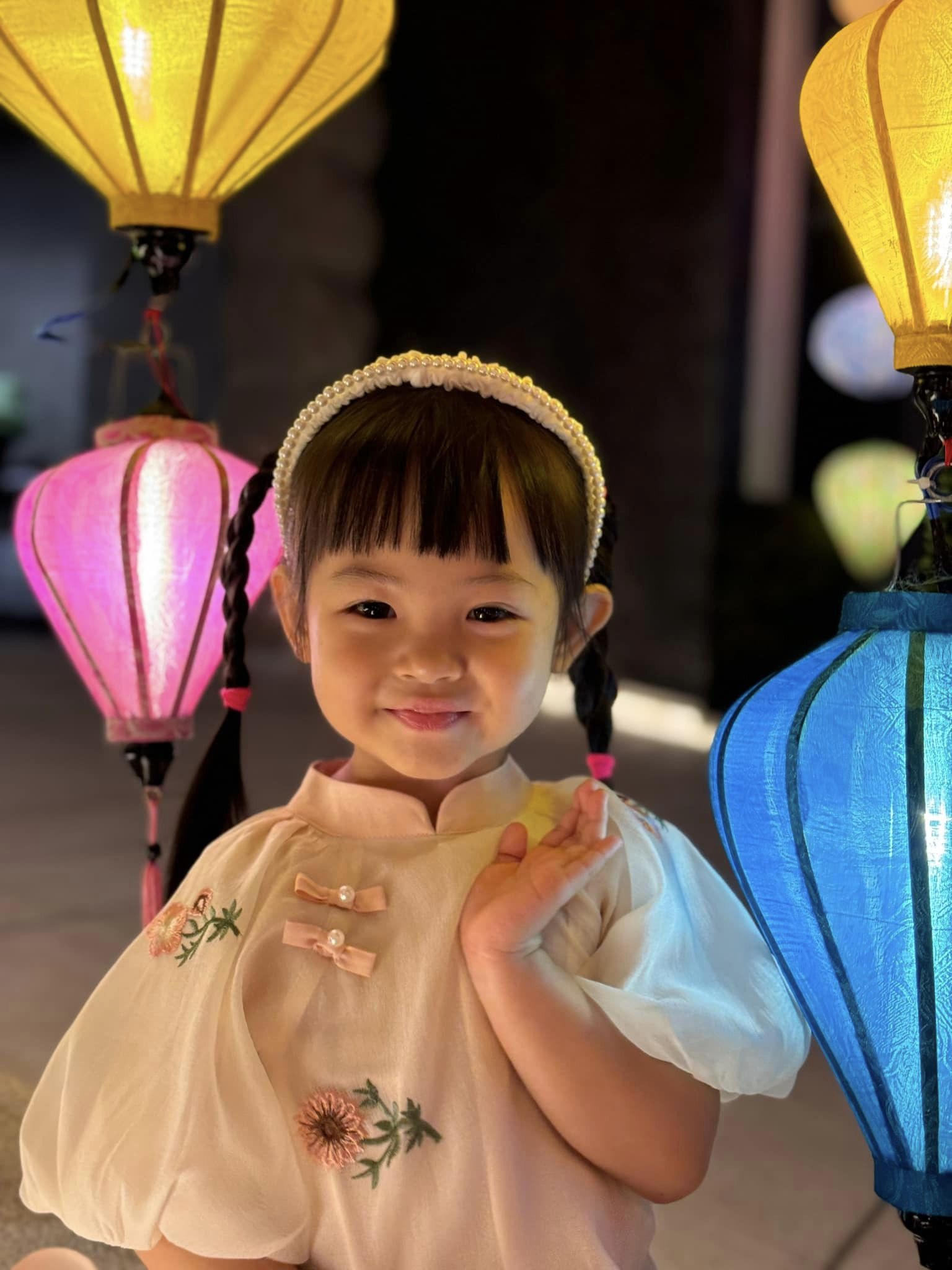Siêu biệt thự của Cường Đô La ngày 30 Tết: Gia chủ tự tay ''thắp sáng'' bằng đèn lồng, rực rỡ nhất nhì quận 7- Ảnh 5. Siêu biệt thự của Cường Đô La ngày 30 Tết: Gia chủ tự tay ''thắp sáng'' bằng đèn lồng, rực rỡ nhất nhì quận 7- Ảnh 5.