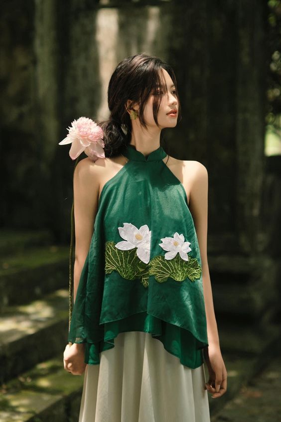 4 kiểu tóc búi xinh, gọn lại không già, diện cùng áo dài, áo yếm ngày Tết là đẹp khỏi bàn- Ảnh 4.