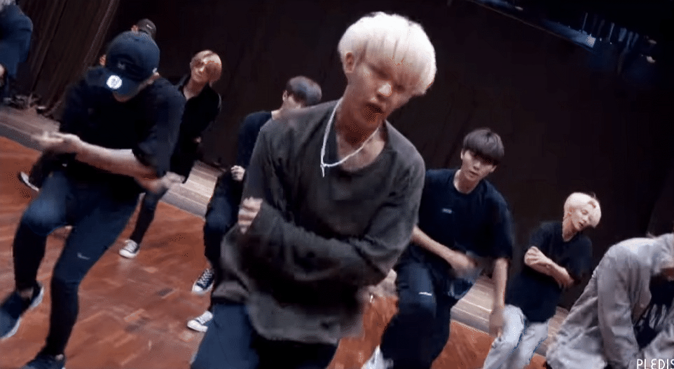 Chấn thương nặng đến mức được miễn nhập ngũ, nam idol khiến fan xót xa: Thế là không nhảy được nữa?- Ảnh 7.