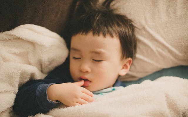 IQ trẻ tự ngủ và trẻ được ru ngủ khác nhau như thế nào: Nghiên cứu khiến nhiều cha mẹ phải thay đổi suy nghĩ- Ảnh 2.