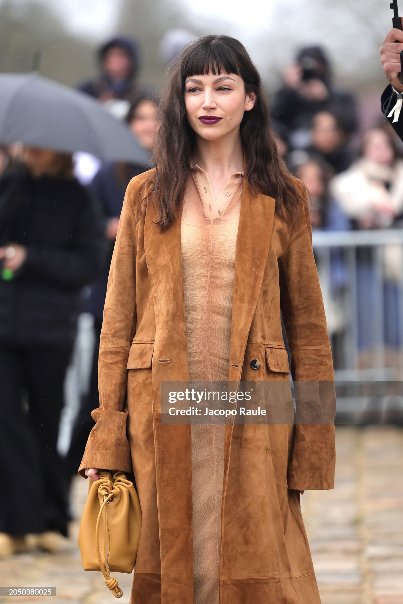 Dương Mịch khoe khí chất đại minh tinh, Quỳnh Anh Shyn - Baifern biến hóa đa dạng tại show LOEWE- Ảnh 18.