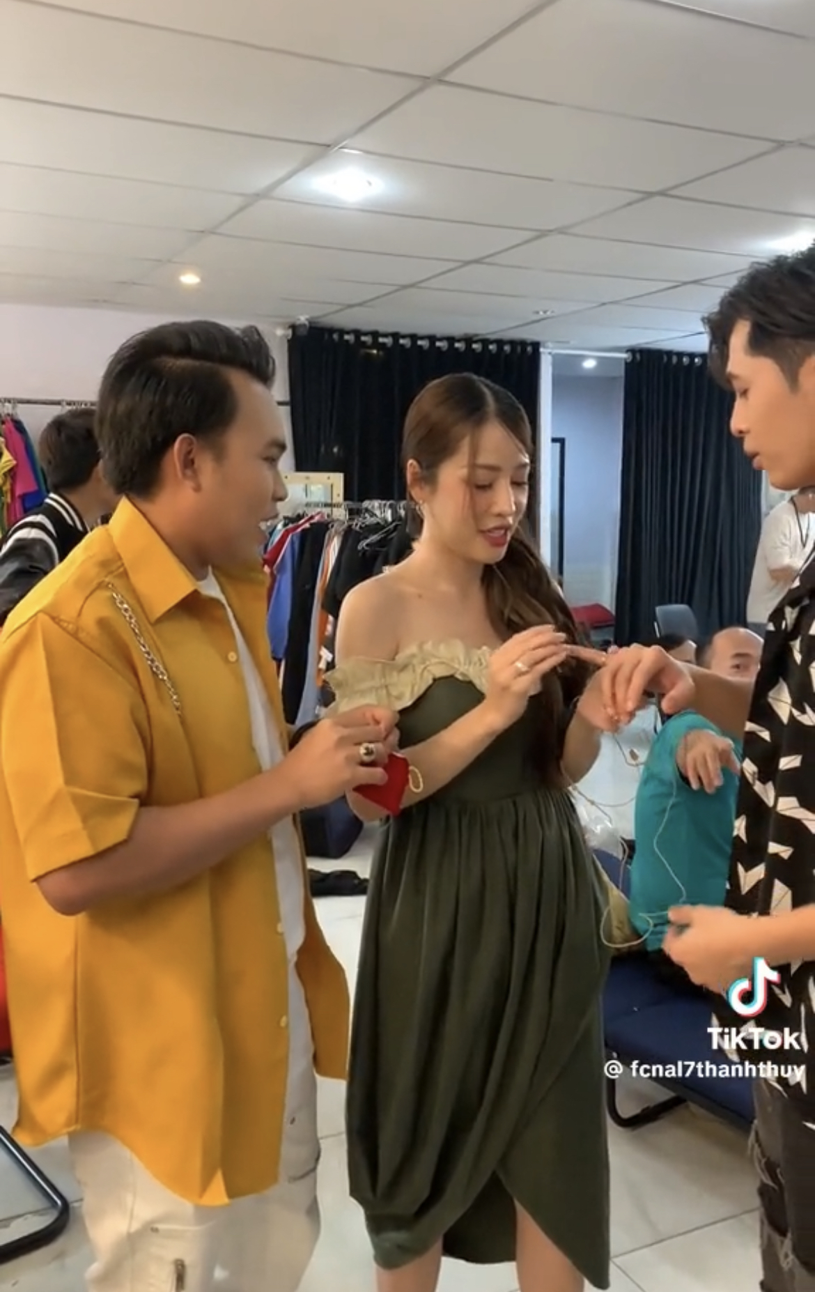 Sao Việt vắng mặt tại đám cưới Puka - Gin Tuấn Kiệt, có hành động gây choáng khi gặp lại- Ảnh 2.