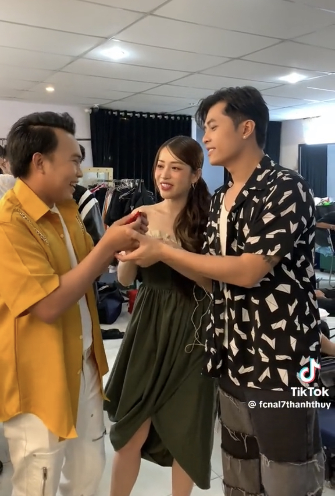 Sao Việt vắng mặt tại đám cưới Puka - Gin Tuấn Kiệt, có hành động gây choáng khi gặp lại- Ảnh 3.