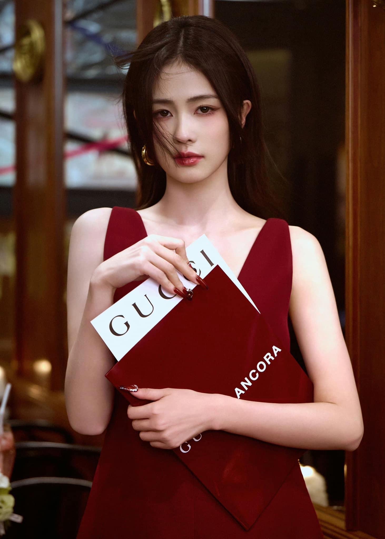 Bạch Lộc mất điểm trước ống kính cam thường, Nghê Ni - Vương Sở Nhiên cực slay tại event Gucci- Ảnh 4.