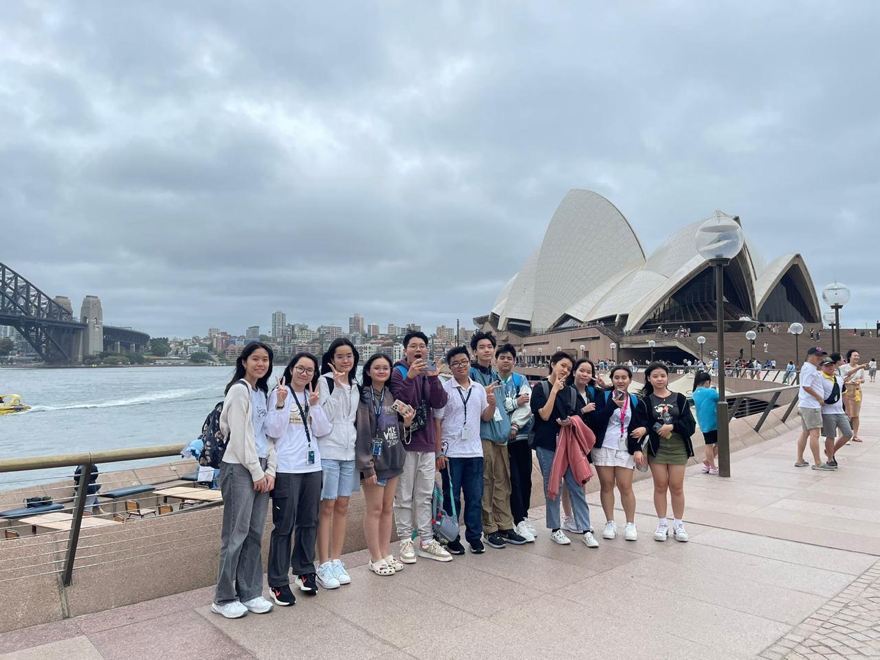 Con trai Hoàng Bách: 17 tuổi, IELTS 8.0, đi 7 nước, sống tự lập ở Úc- Ảnh 3. Con trai Hoàng Bách: 17 tuổi, IELTS 8.0, đi 7 nước, sống tự lập ở Úc- Ảnh 3.