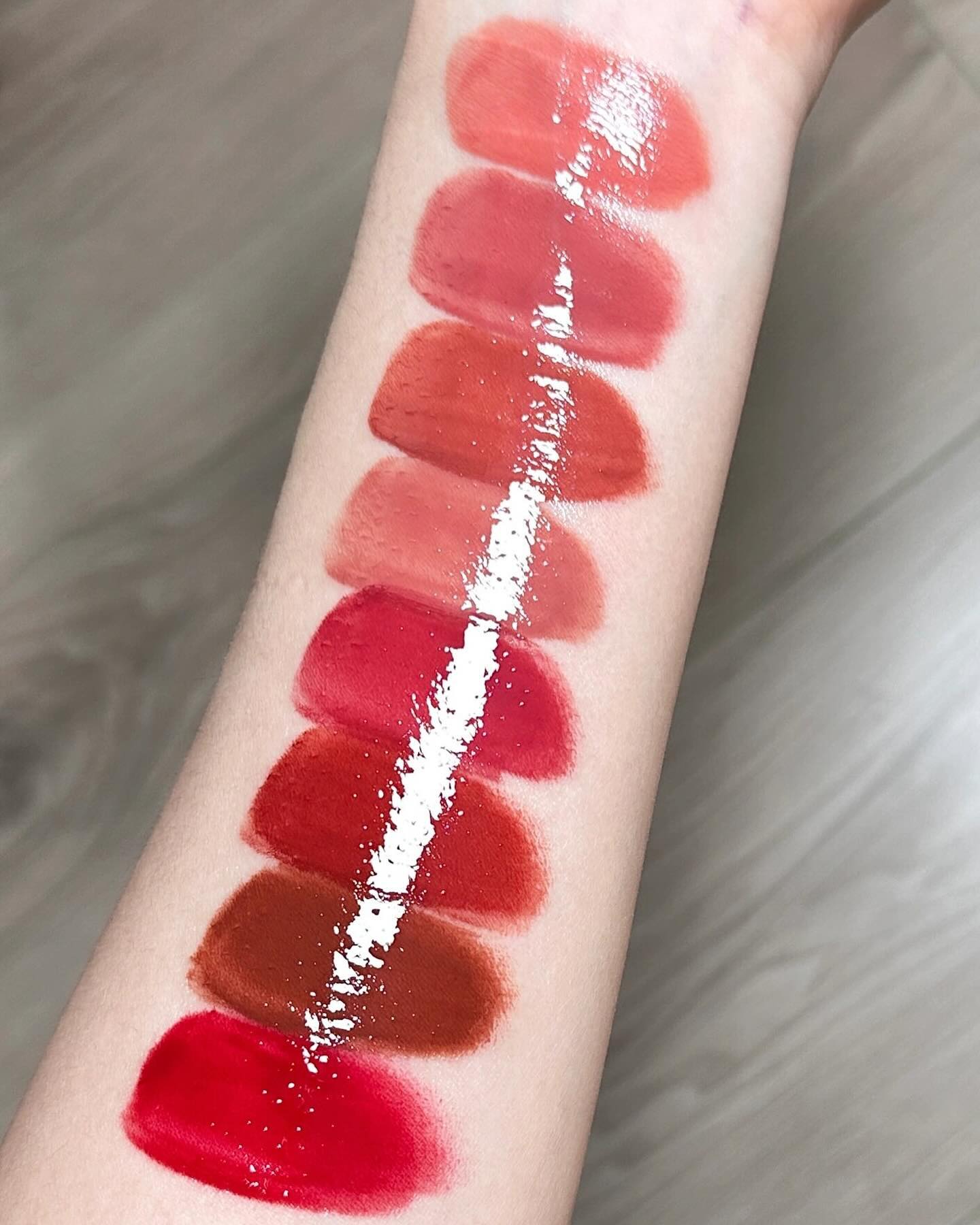 Thỏi son tint bóng nội địa Trung được yêu thích nhờ packaging "xinh iu cute", giá chưa tới 350K lại còn chống dính!- Ảnh 4.