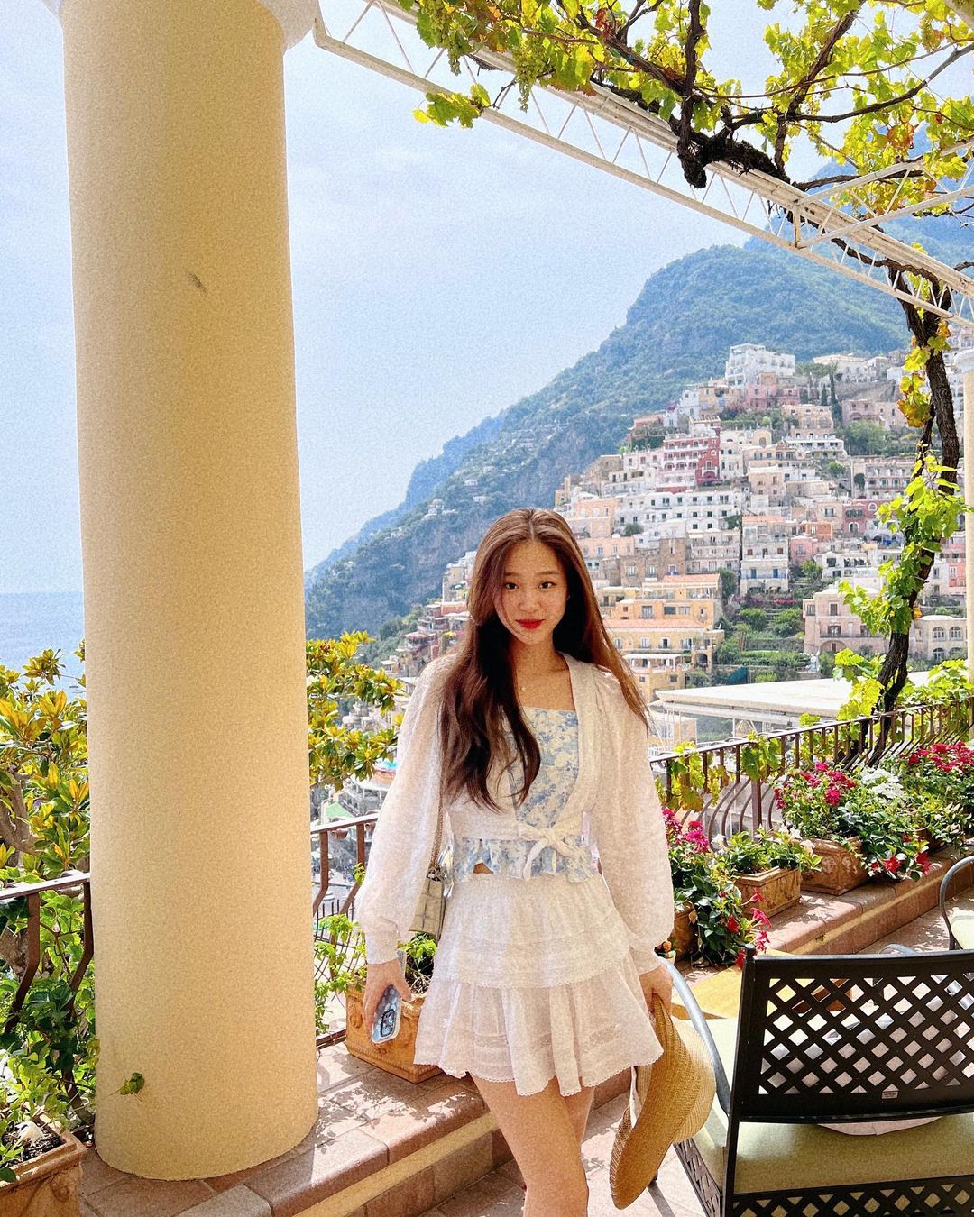 Tiểu thư tài phiệt đến từ tập đoàn Daelim: Visual nét căng, style như "sách mẫu" cho nàng mặc điệu- Ảnh 9. Tiểu thư tài phiệt đến từ tập đoàn Daelim: Visual nét căng, style như "sách mẫu" cho nàng mặc điệu- Ảnh 9.