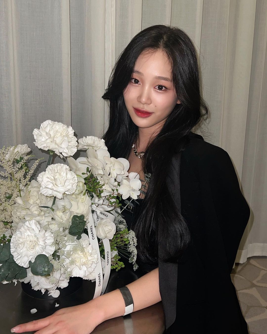 Tiểu thư tài phiệt đến từ tập đoàn Daelim: Visual nét căng, style như "sách mẫu" cho nàng mặc điệu- Ảnh 1. Tiểu thư tài phiệt đến từ tập đoàn Daelim: Visual nét căng, style như "sách mẫu" cho nàng mặc điệu- Ảnh 1.