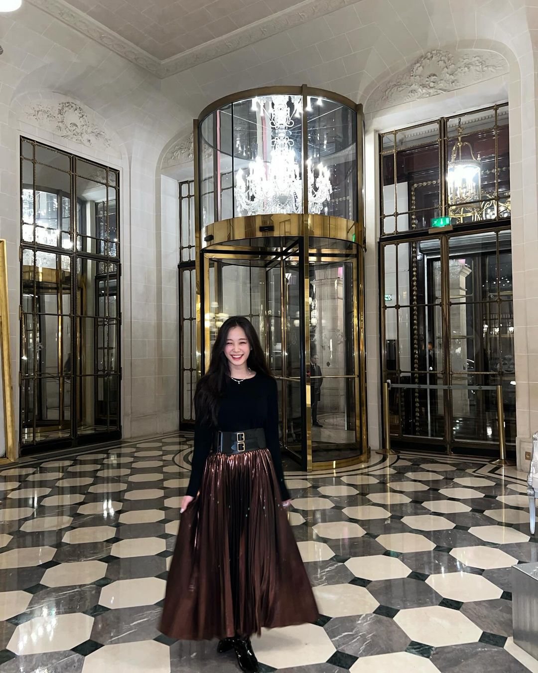 Tiểu thư tài phiệt đến từ tập đoàn Daelim: Visual nét căng, style như "sách mẫu" cho nàng mặc điệu- Ảnh 6. Tiểu thư tài phiệt đến từ tập đoàn Daelim: Visual nét căng, style như "sách mẫu" cho nàng mặc điệu- Ảnh 6.