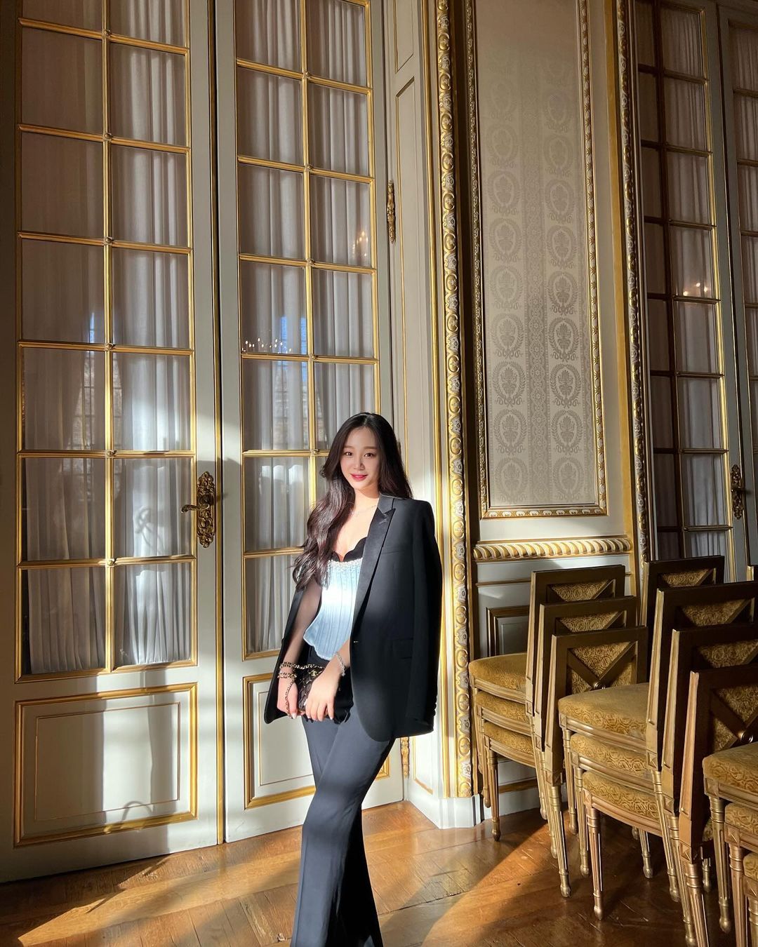 Tiểu thư tài phiệt đến từ tập đoàn Daelim: Visual nét căng, style như "sách mẫu" cho nàng mặc điệu- Ảnh 18. Tiểu thư tài phiệt đến từ tập đoàn Daelim: Visual nét căng, style như "sách mẫu" cho nàng mặc điệu- Ảnh 18.