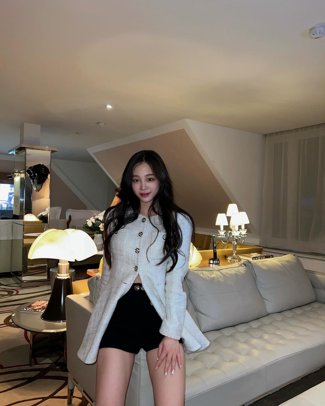 Tiểu thư tài phiệt đến từ tập đoàn Daelim: Visual nét căng, style như "sách mẫu" cho nàng mặc điệu- Ảnh 17. Tiểu thư tài phiệt đến từ tập đoàn Daelim: Visual nét căng, style như "sách mẫu" cho nàng mặc điệu- Ảnh 17.