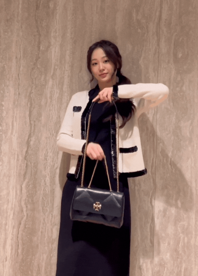 Tiểu thư tài phiệt đến từ tập đoàn Daelim: Visual nét căng, style như "sách mẫu" cho nàng mặc điệu- Ảnh 3. Tiểu thư tài phiệt đến từ tập đoàn Daelim: Visual nét căng, style như "sách mẫu" cho nàng mặc điệu- Ảnh 3.