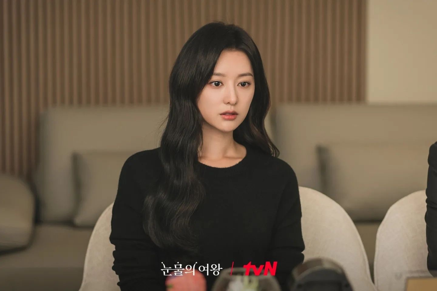 "Nguyên mẫu” của Kim Ji Won trong phim là đại công chúa Samsung: Style lẫn thần thái đều “khớp lệnh”?- Ảnh 17. "Nguyên mẫu” của Kim Ji Won trong phim là đại công chúa Samsung: Style lẫn thần thái đều “khớp lệnh”?- Ảnh 17.