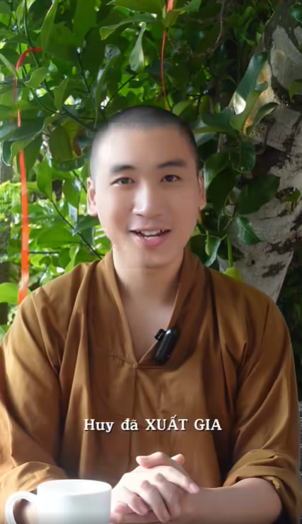Huy Cung lần đầu tiết lộ lý do dừng lại mối quan hệ đang hạnh phúc, buông bỏ hết tài sản để xuất gia- Ảnh 1.