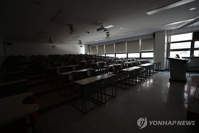 Trường y Hàn Quốc ngay lúc này: Giáo sư đồng loạt đòi bỏ việc, giảng đường "tê liệt" vì bị sinh viên tẩy chay- Ảnh 8.