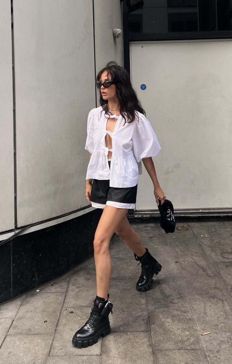 4 mẫu giày "on-trend" mùa Xuân Hè năm nay: Sắm đủ thì nàng không bao giờ thất bại trong việc diện đẹp- Ảnh 14.