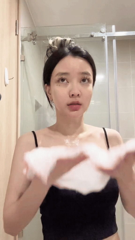 Gái xinh khiến 10 triệu người mê tít trên TikTok : Mặt mộc siêu cưng, ngũ quan xuất sắc- Ảnh 2. Gái xinh khiến 10 triệu người mê tít trên TikTok : Mặt mộc siêu cưng, ngũ quan xuất sắc- Ảnh 2.