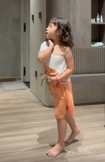 Chấn động: Thành viên thứ 5 của BLACKPINK biểu diễn tại Việt Nam, cụ thể là nhà của JustaTee- Ảnh 1.