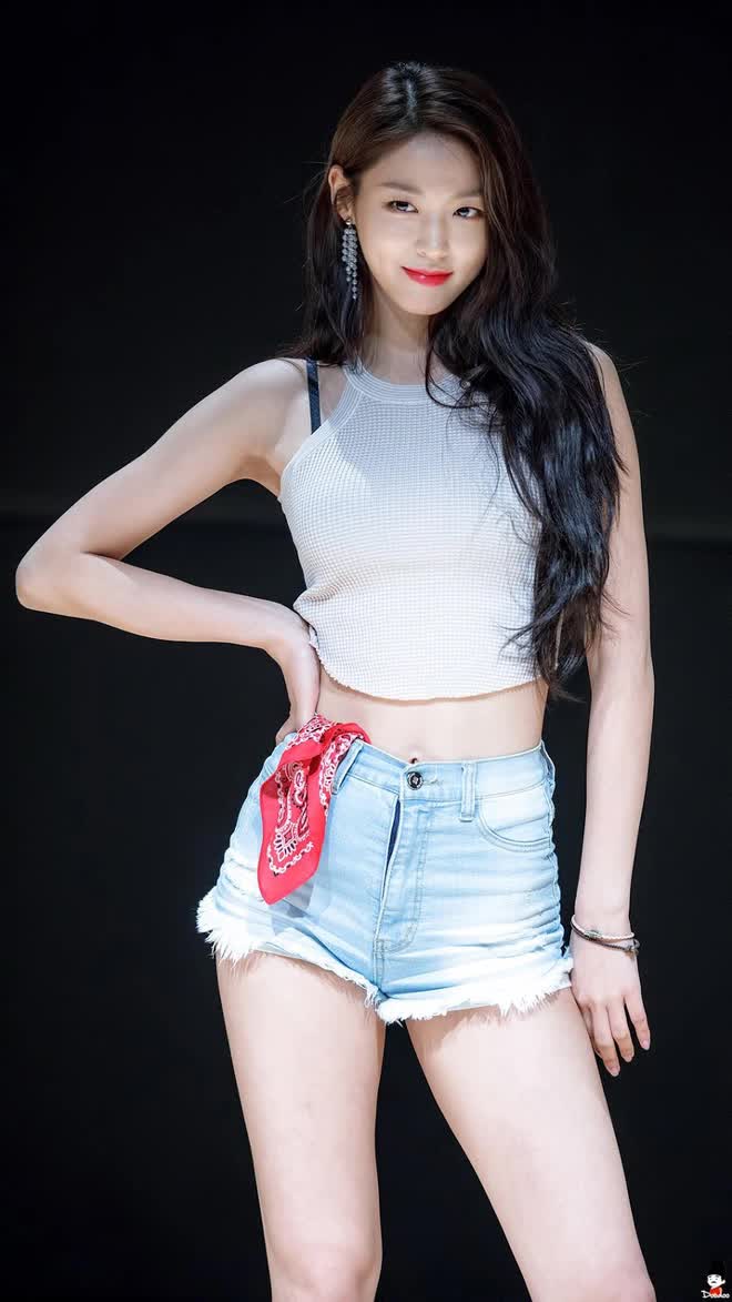 7 nữ idol Kpop có body "chiến đét": Lisa, Jennie có bằng mỹ nhân này?- Ảnh 10. 7 nữ idol Kpop có body "chiến đét": Lisa, Jennie có bằng mỹ nhân này?- Ảnh 10.