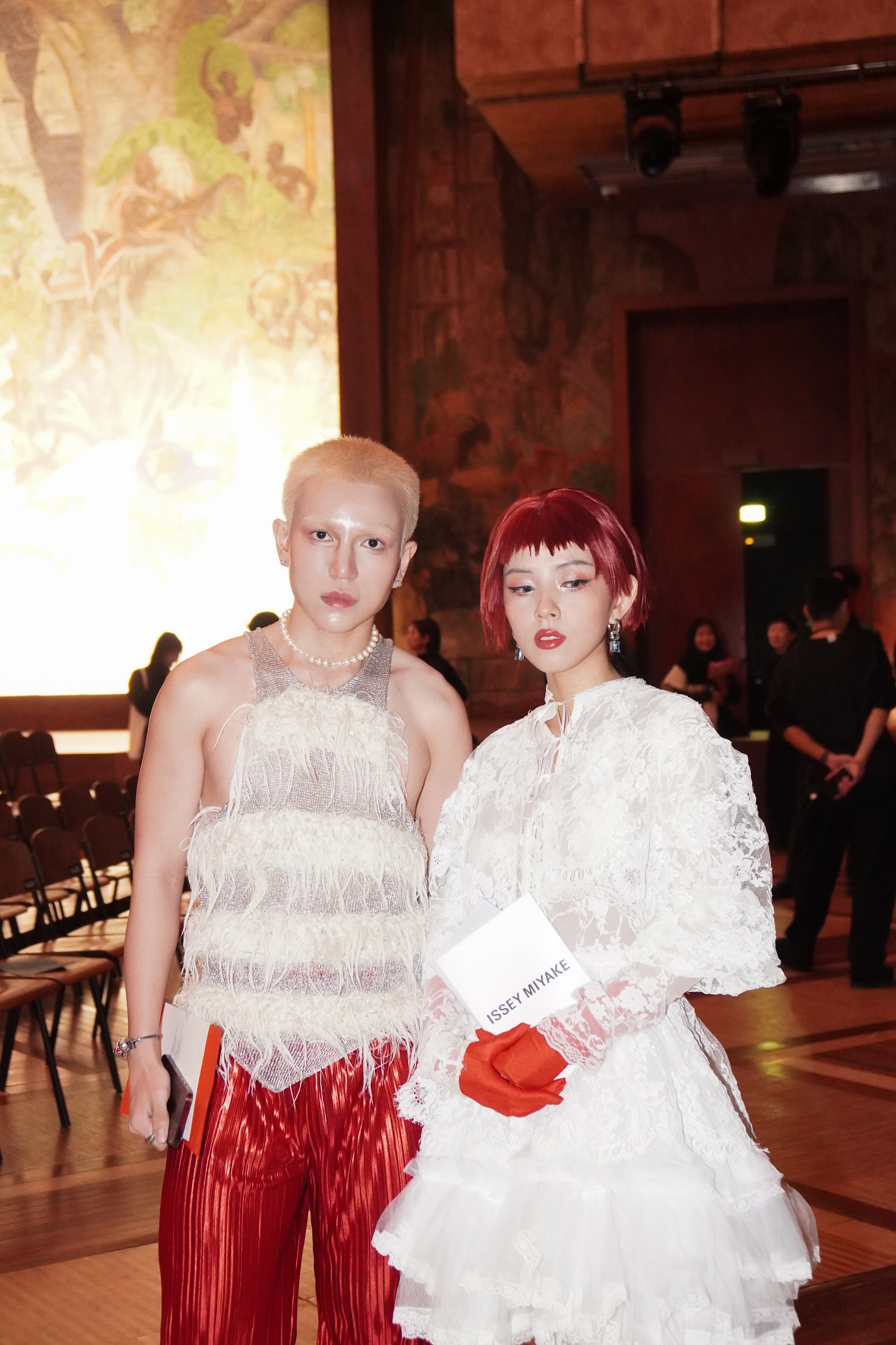 Hết mình vì Fashion Week: Call Me Duy sốt 38 độ vẫn mặc chiến, đọ style với fashion icon quốc tế ở show Issey Miyake- Ảnh 5.