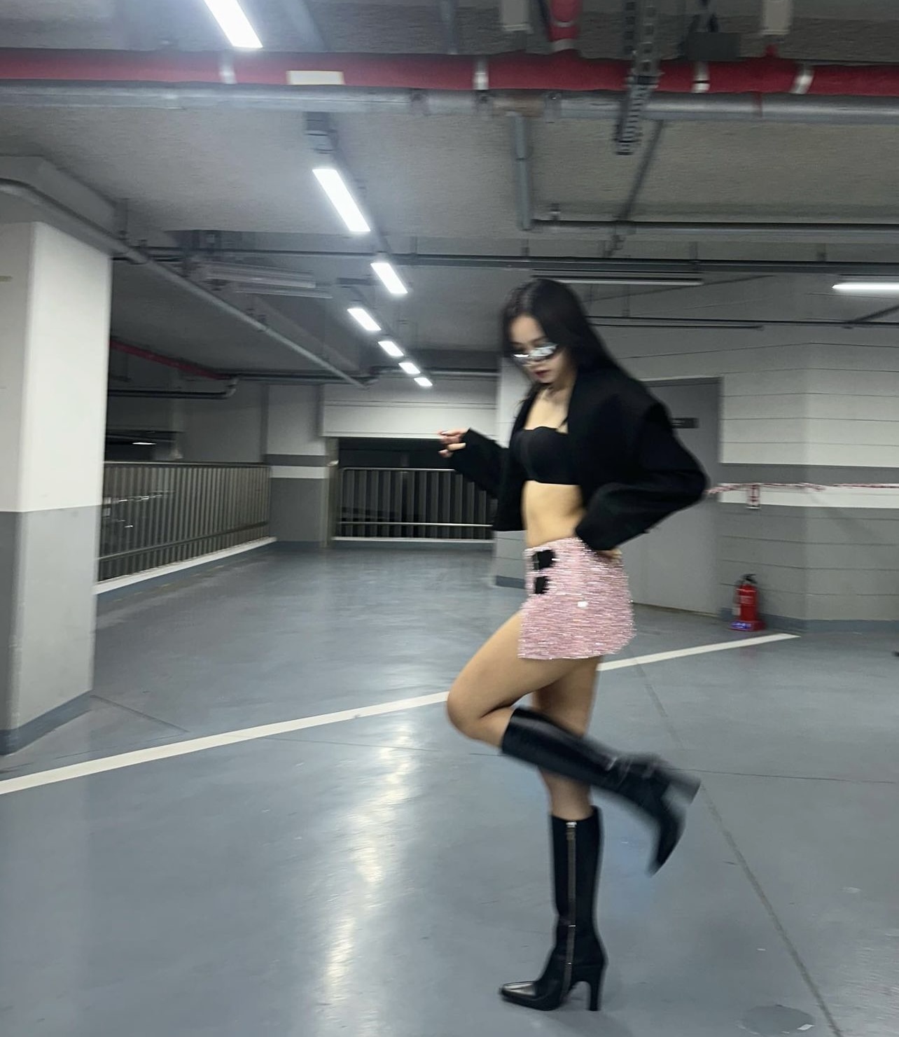 7 nữ idol Kpop có body "chiến đét": Lisa, Jennie có bằng mỹ nhân này?- Ảnh 4. 7 nữ idol Kpop có body "chiến đét": Lisa, Jennie có bằng mỹ nhân này?- Ảnh 4.
